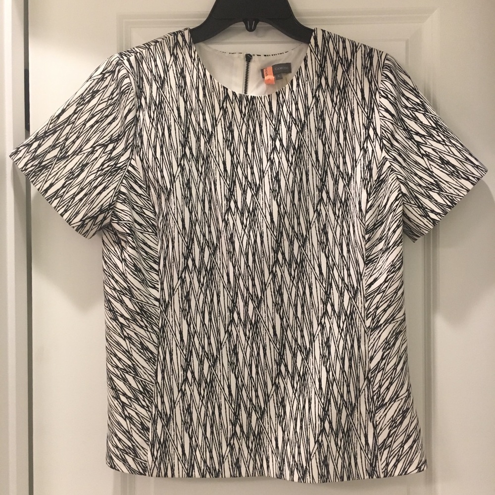 Vince Camuto Black & White Lined Zippered Blouse